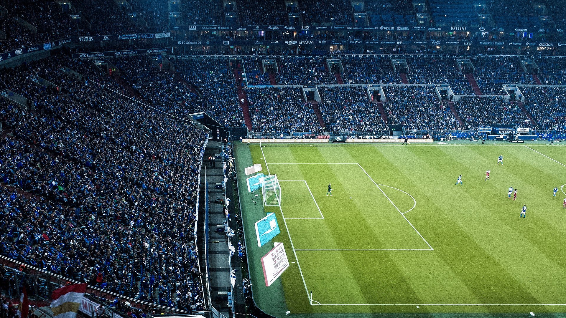 职业联赛鼓励数据分析师参与比赛策略制定过程，数据分析挑战赛