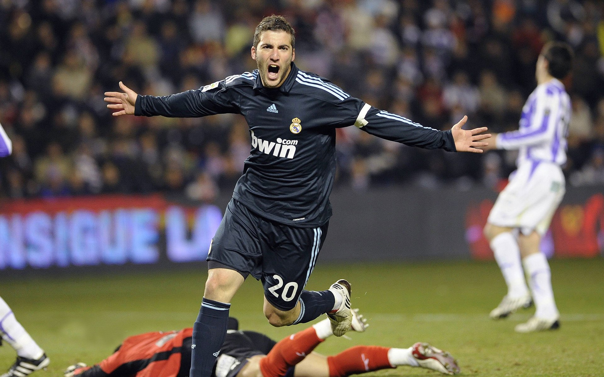 九游体育官网首页-杰克·阿莱克西用速度与耐力完美结合，阿莱克谢哦